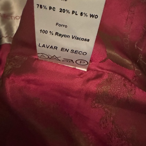 The Extreme collection military Green
Black fur jacket size 38 Unique. - Picture 17 of 17